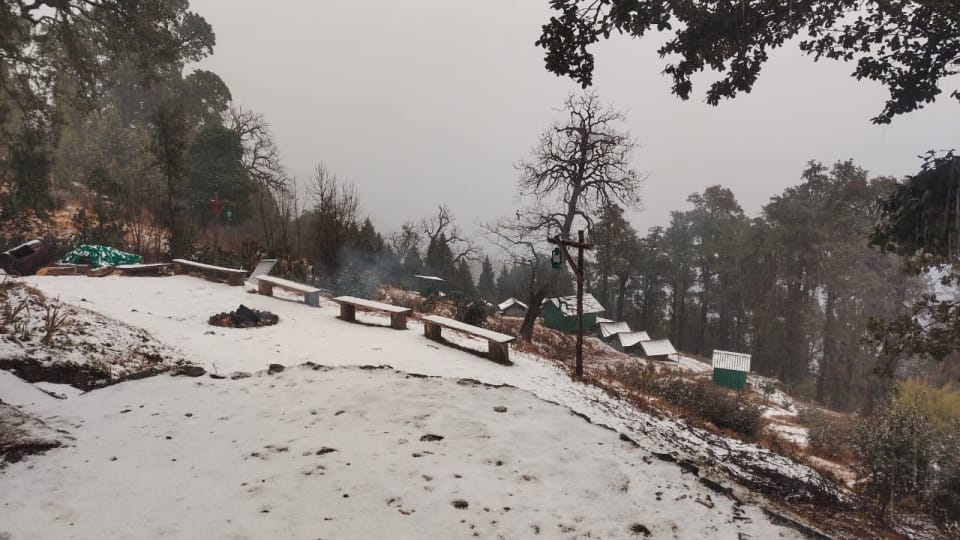 Uttarakhand Weather: Munsyari Record Less than zero Degree temperature water starts freezing in taps