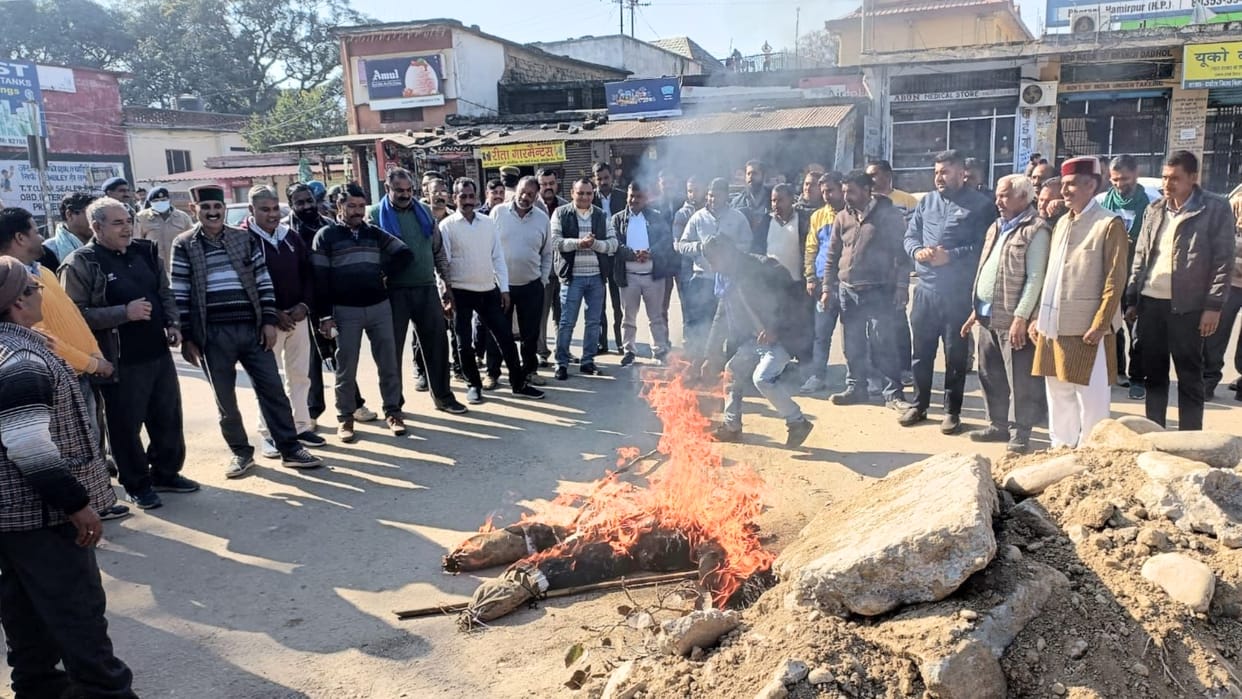 cement crisis in himachal pradesh truck operator protest  burn Adani effigy
