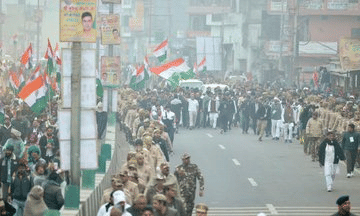 Bharat Jodo Yatra: Rahu Gandhi reached Baghpat in a T-shirat five in the morning amidst degree temperatur
