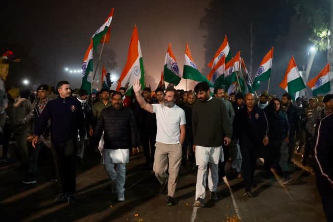 Bharat Jodo Yatra: Rahu Gandhi reached Baghpat in a T-shirat five in the morning amidst degree temperatur