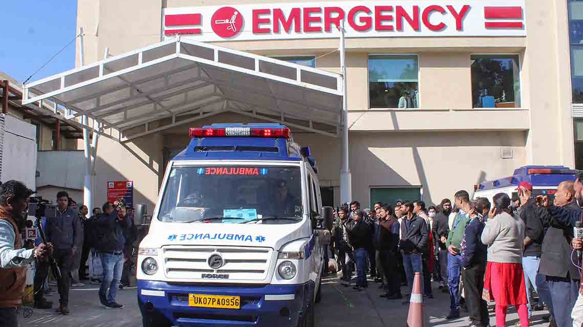 Rishabh Pant shifted to Mumbai BCCI said treatment will be done in Kokilaben Hospital see pictures