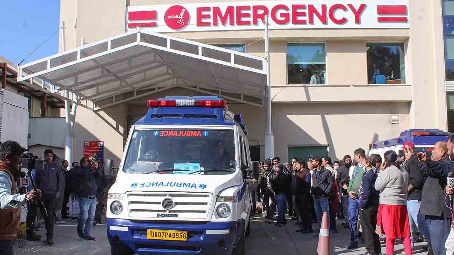Rishabh Pant shifted to Mumbai BCCI said treatment will be done in Kokilaben Hospital see pictures