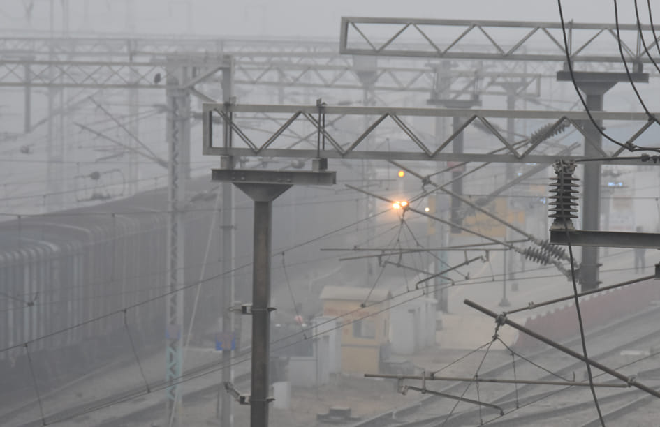 Mercury fell again, fog and cold wave left shivering
