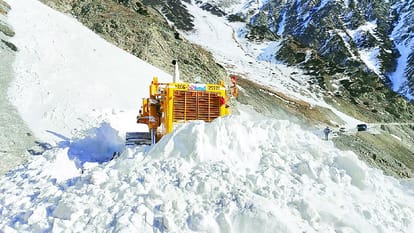 Light rain with strong wind in Jammu division, frozen water sources in Valley and Ladakh