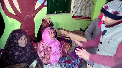 Joshimath Landslide: People pray to badrinath and narsingh God to save them from crumbling houses