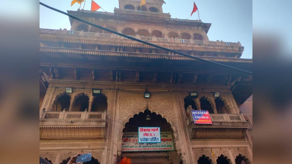 Banke bihari temple was built by the king of Bharatpur in Vrindavan