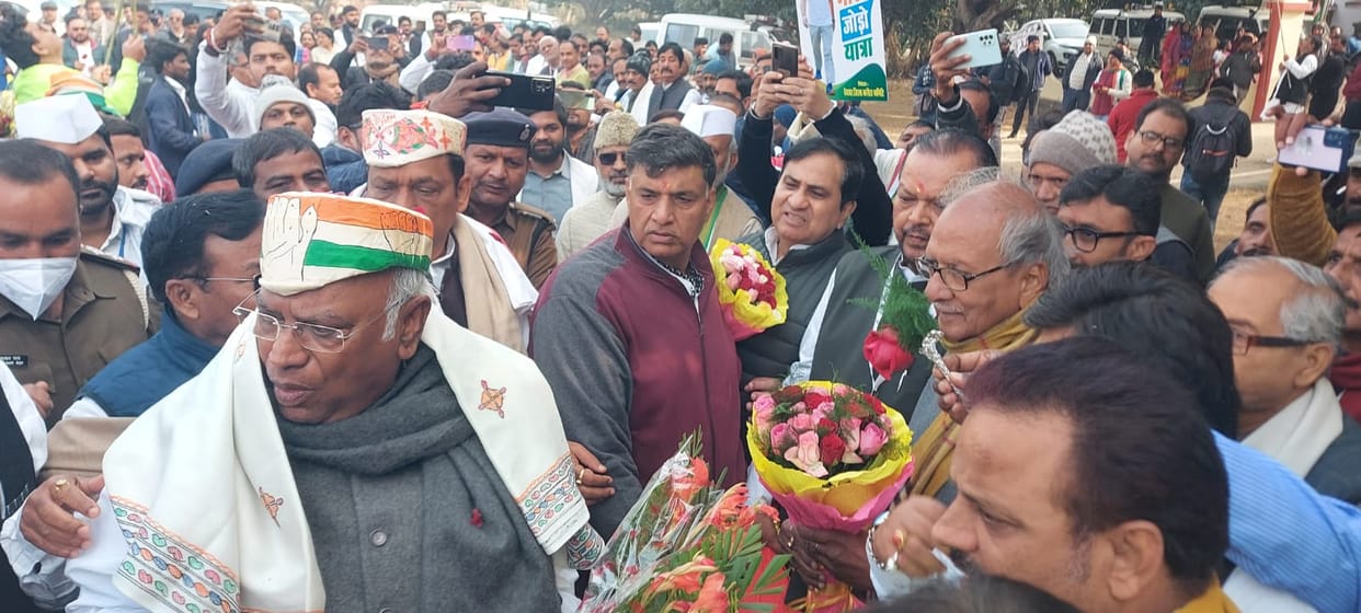 Bharat Jodo Yatra in Bihar: Kharge will hold public meeting after worshiping in Mandar, will travel 7 km today