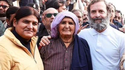 Bharat Jodo Yatra In Uttar Pradesh Kamya Punjabi joins with Rahul Gandhi shared photo