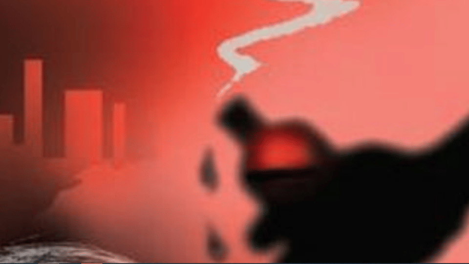 young man threw toilet cleaner on the girl in Agra
