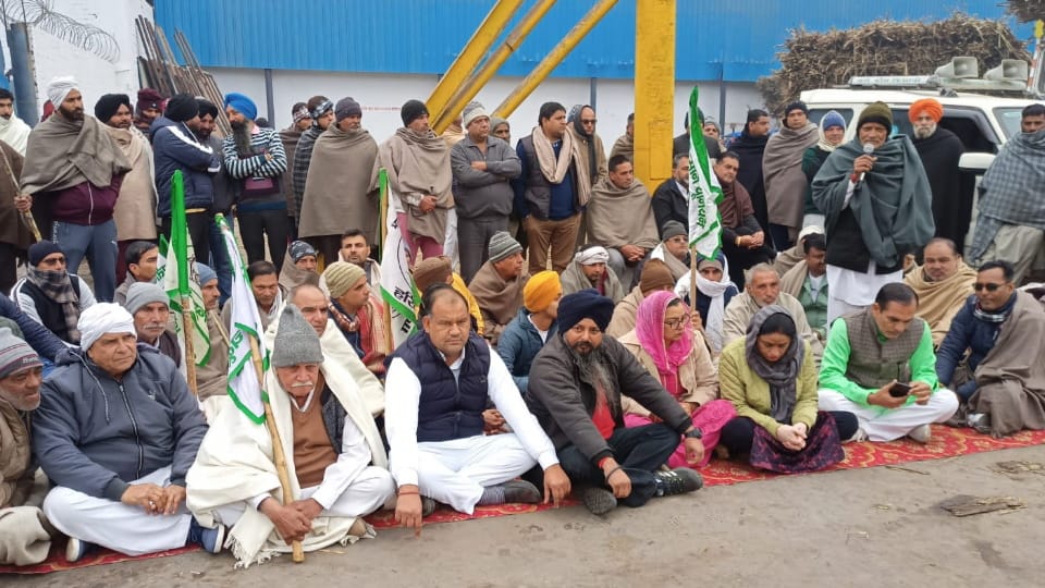 farmers protest outside sugar mill in Yamunanagar and Sonipat