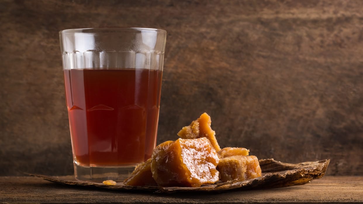 Today Health Tips Jaggery Tea Benefits Gud Ki Chai Peene Ke Fayde In Hindi