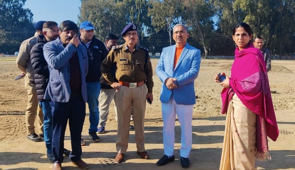 Complete the construction work in Parade Ground before Republic Day