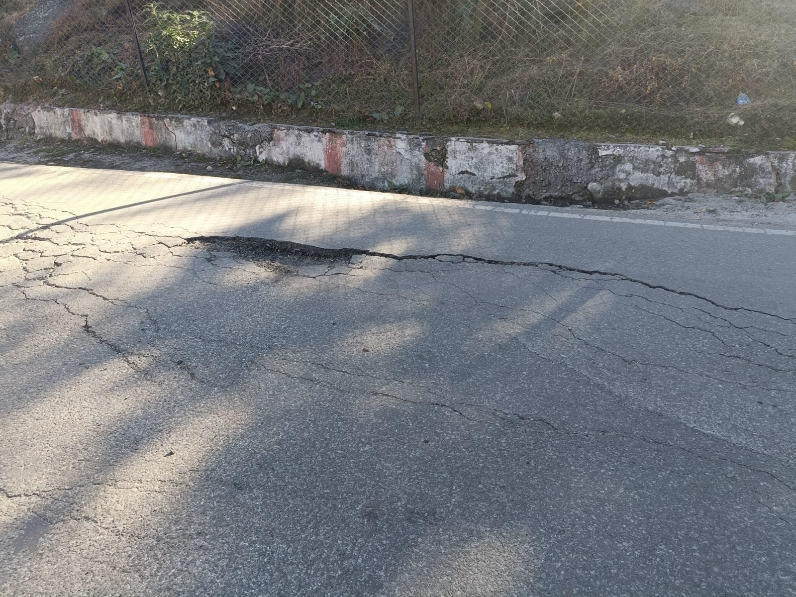 Joshimath Landslide Cracks on badrinath Highway Indian Army Connection may cut from china border