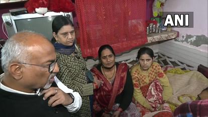 Delhi Kanjhawala hit and drag case Nirbhaya mother Asha Devi visits residence of deceased woman Anjali