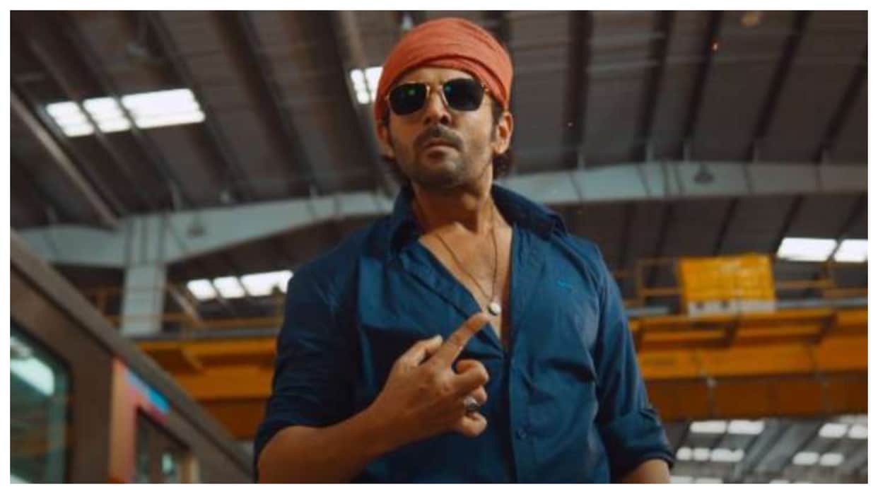 Kartik Aaryan Movie Shehzada trailer to release with Shah Rukh Khan Pathaan in Theatres