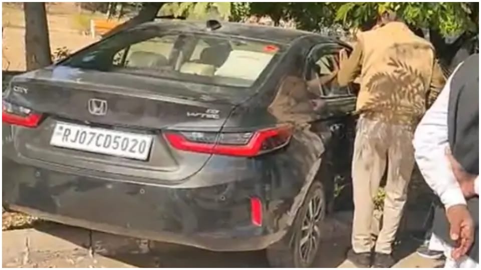 Nagaur District Hospital Accident Doctor Car Crushed Three One Killed Rajasthan News