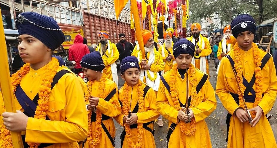 Shobha Yatra taken out on the occasion of Prakash Parv of Guru Gobind Singh