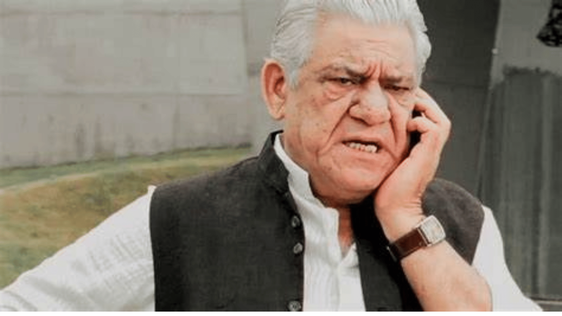 Om Puri Birth Anniversary Know Unknown Facts about Actors love life struggles and Filmy Career