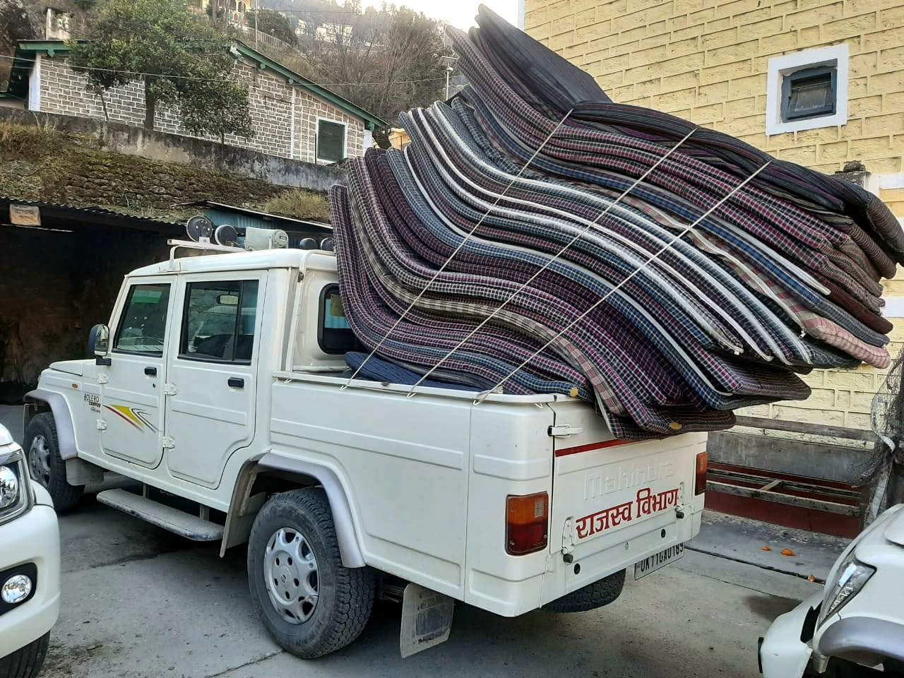 Joshimath Sinking: Affected People Crying and spend Cold Night in Hotel room