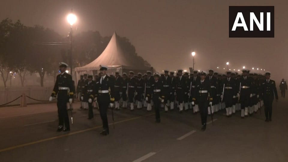 Delhi news Rehearsal parade for upcoming Republic Day celebration held at Vijay Chowk