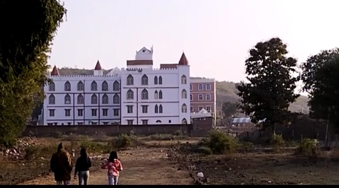 MP News: Big allegation on pro-Scindia minister Govind Singh Rajput, farmer's land grabbed, owner missing for