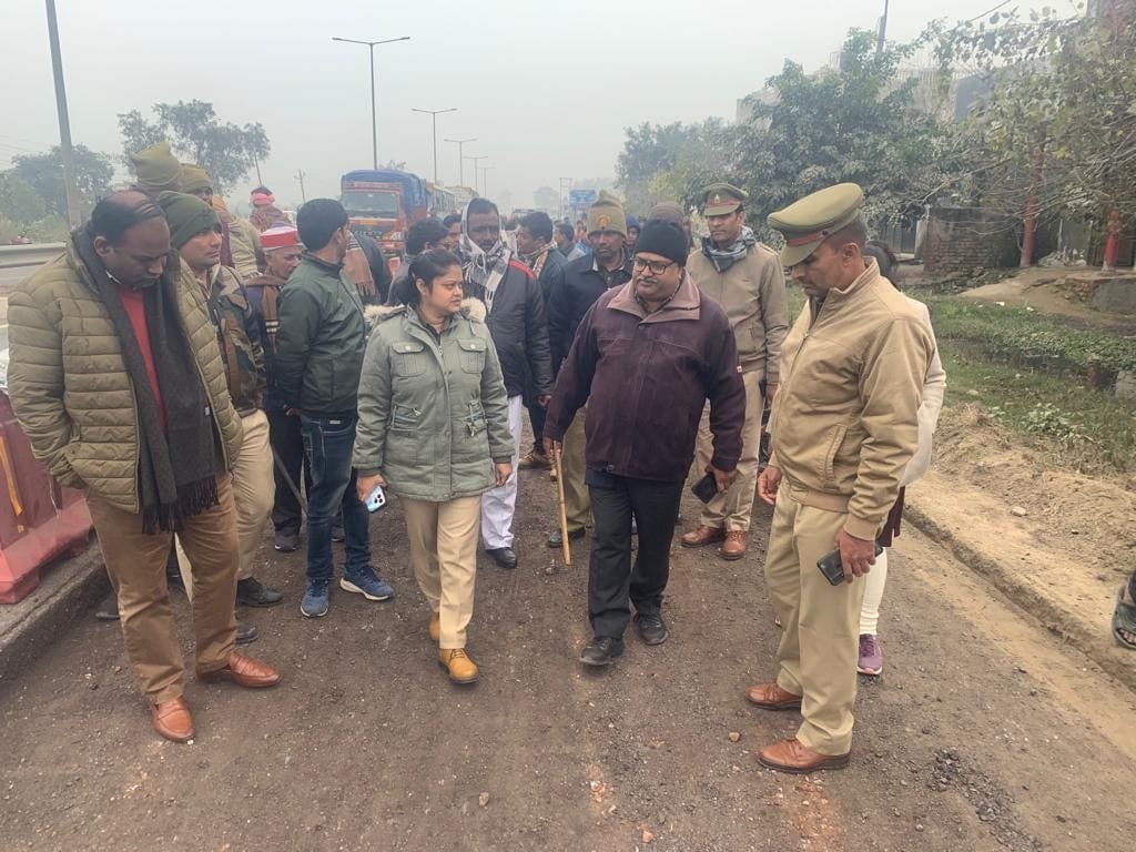 Revenue team arrived with JCB to demolish illegal construction villagers chased