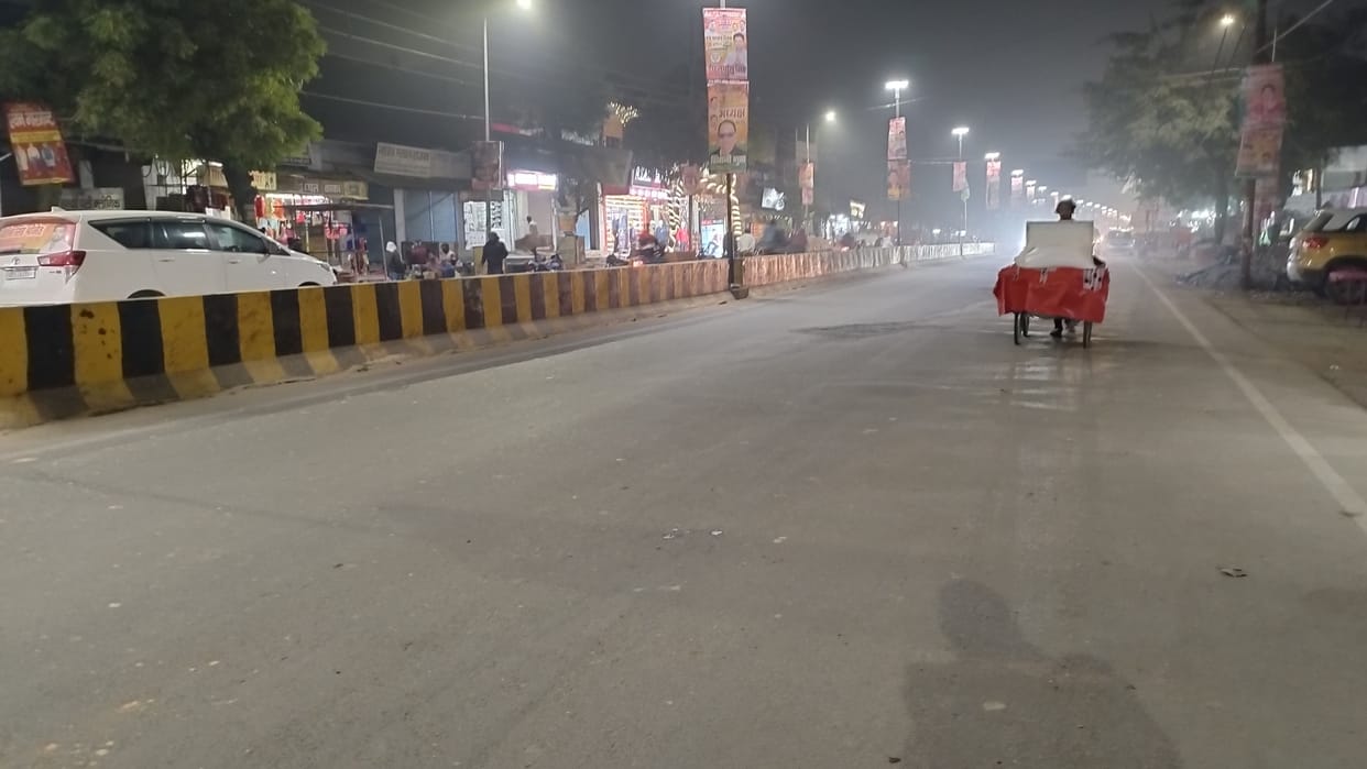 People shivering due to severe cold, fog is prevailing