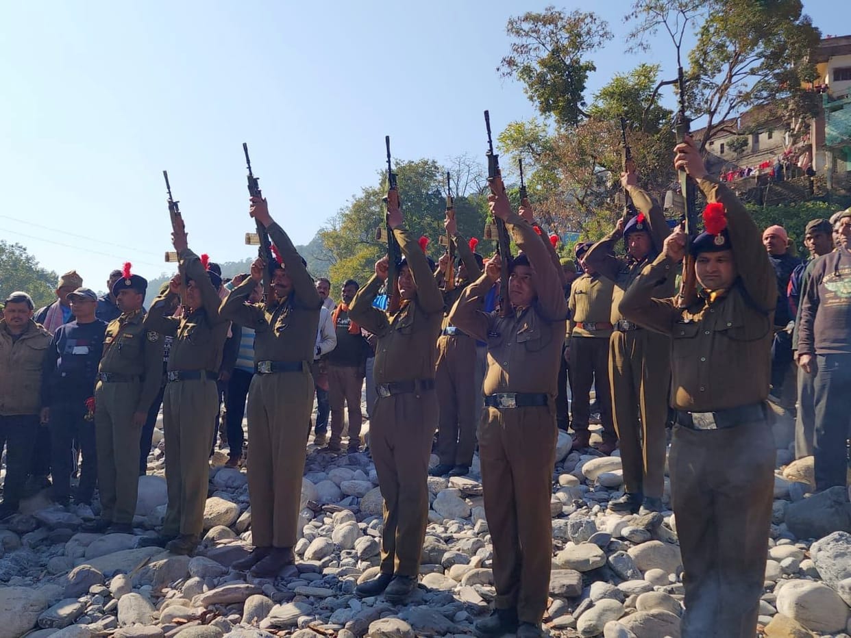 Sub Inspector's funeral with military honors at Ramganga Ghat