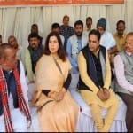 धरने को संबोधित करते पूर्व सीएम रमन सिंह
