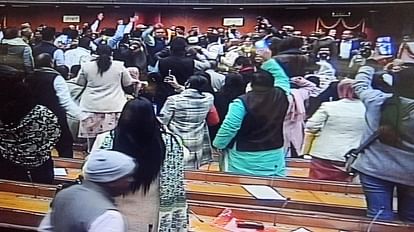 MCD Mayor Polls: 24 जनवरी को होगा मेयर और डिप्टी मेयर का चुनाव, एलजी ने शहरी विकास विभाग के सुझाव पर मुहर लगाई सदन में चल रही नारेबाजी (फाइल फोटो)