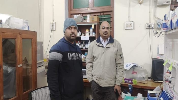 डॉ. राघव कुमार और अनुपम यादव