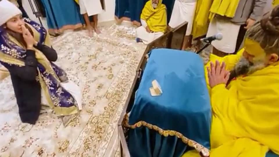 virat kohli anushka sharma daughter vamika unseen video photos during vrindavan spiritual visit