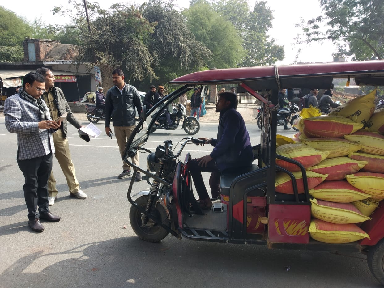 Banda: 4 crore tax outstanding on 1700 e-rickshaws
