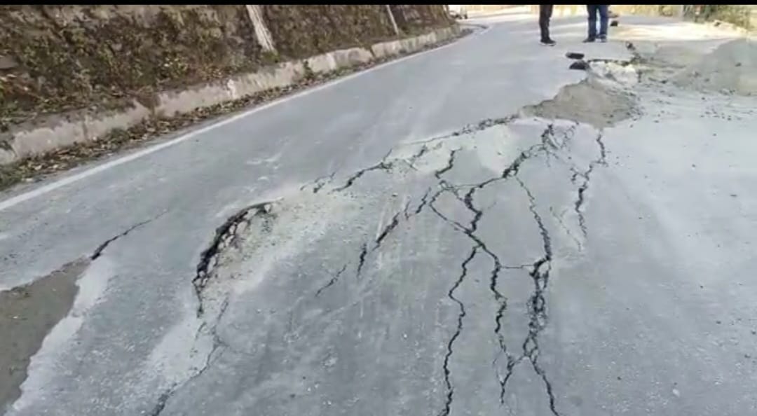 Joshimath Landslide Cracks on badrinath Highway Indian Army Connection may cut from china border