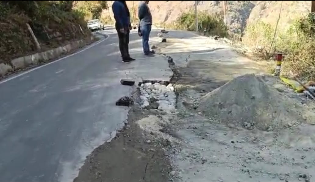 Joshimath Landslide Cracks on badrinath Highway Indian Army Connection may cut from china border