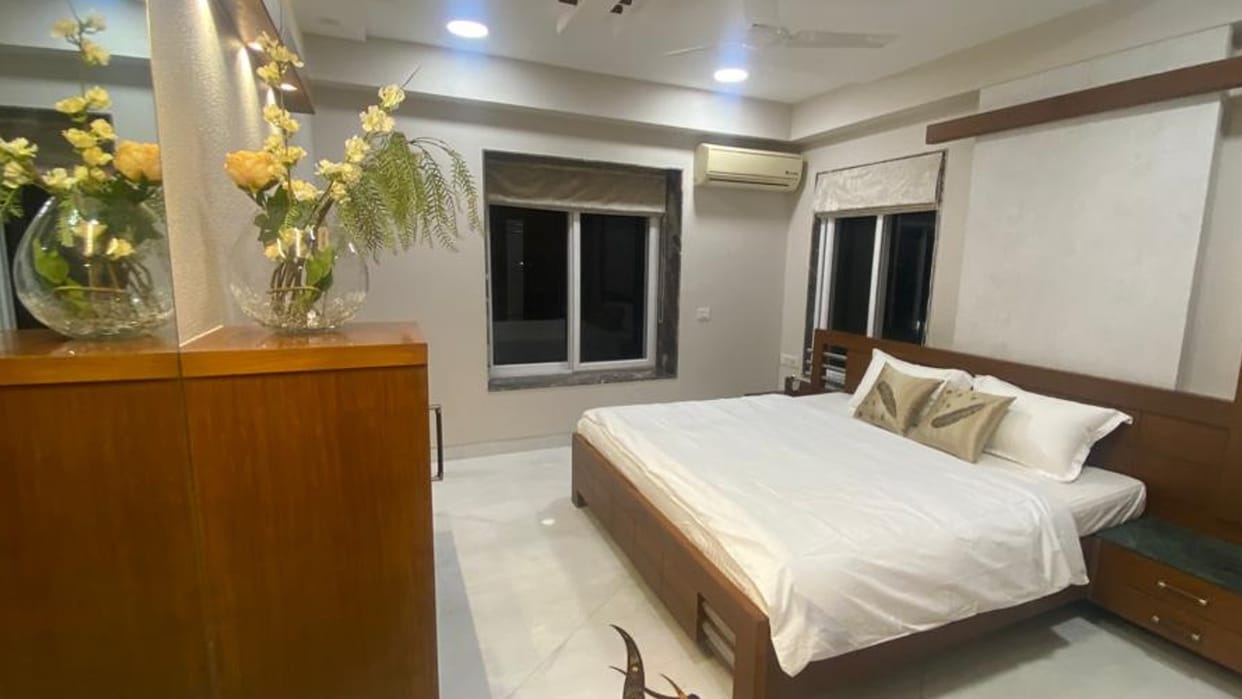 Welcome guests with Dholak, there is a lot of hospitality in homes