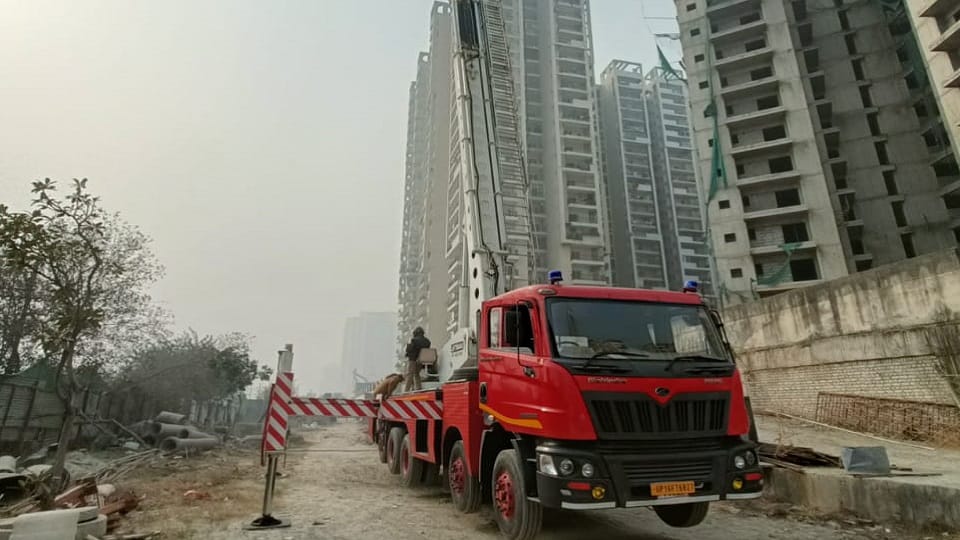Leopard searching with the help of fire departments hydraulic platform