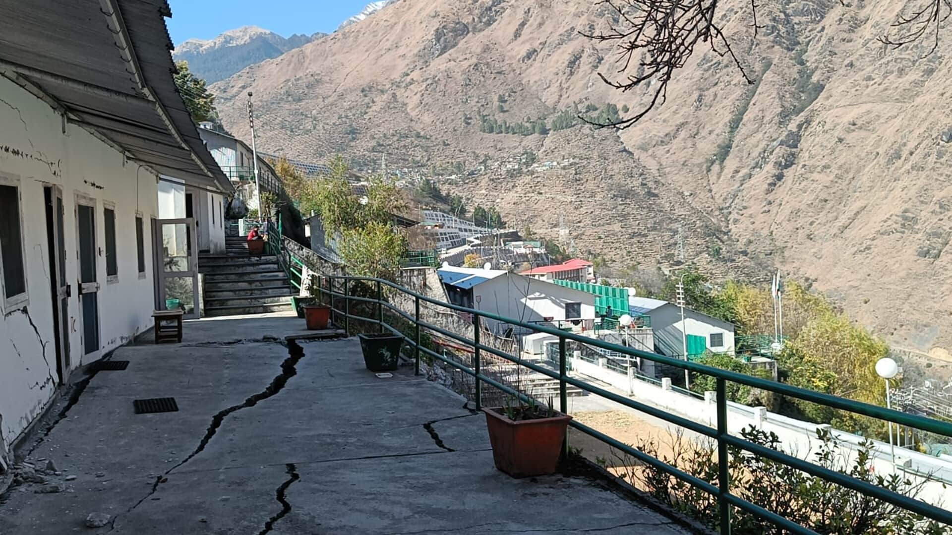 Joshimath Sinking: Badrinath Dham  treasures may shift to pipalkoti