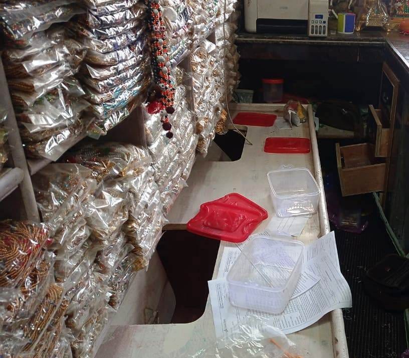 Lakhs of cash and papers stolen from Kanthimala merchant's shop