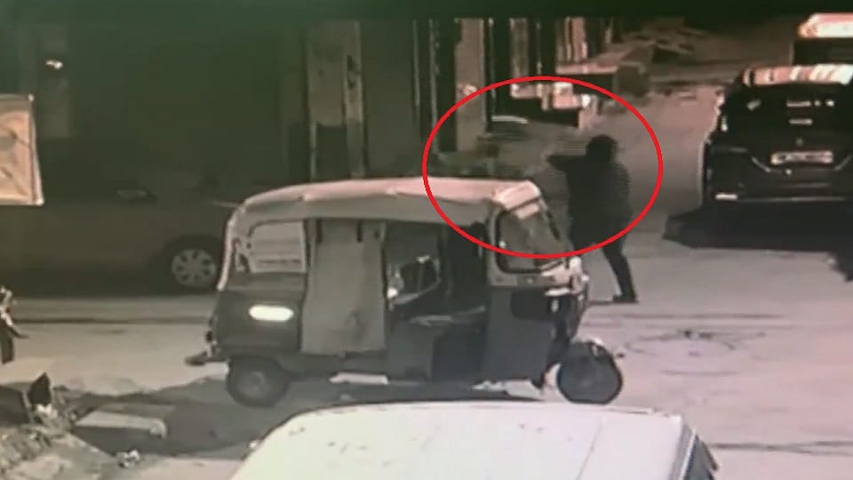 man hitting a woman with his helmet after she refused to ride on his bike in gurugram