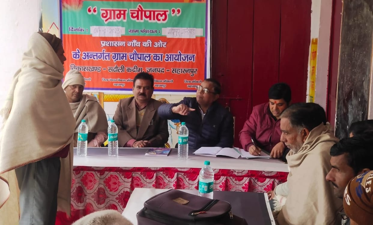 Villagers put their agony in front of the officers in the chaupals