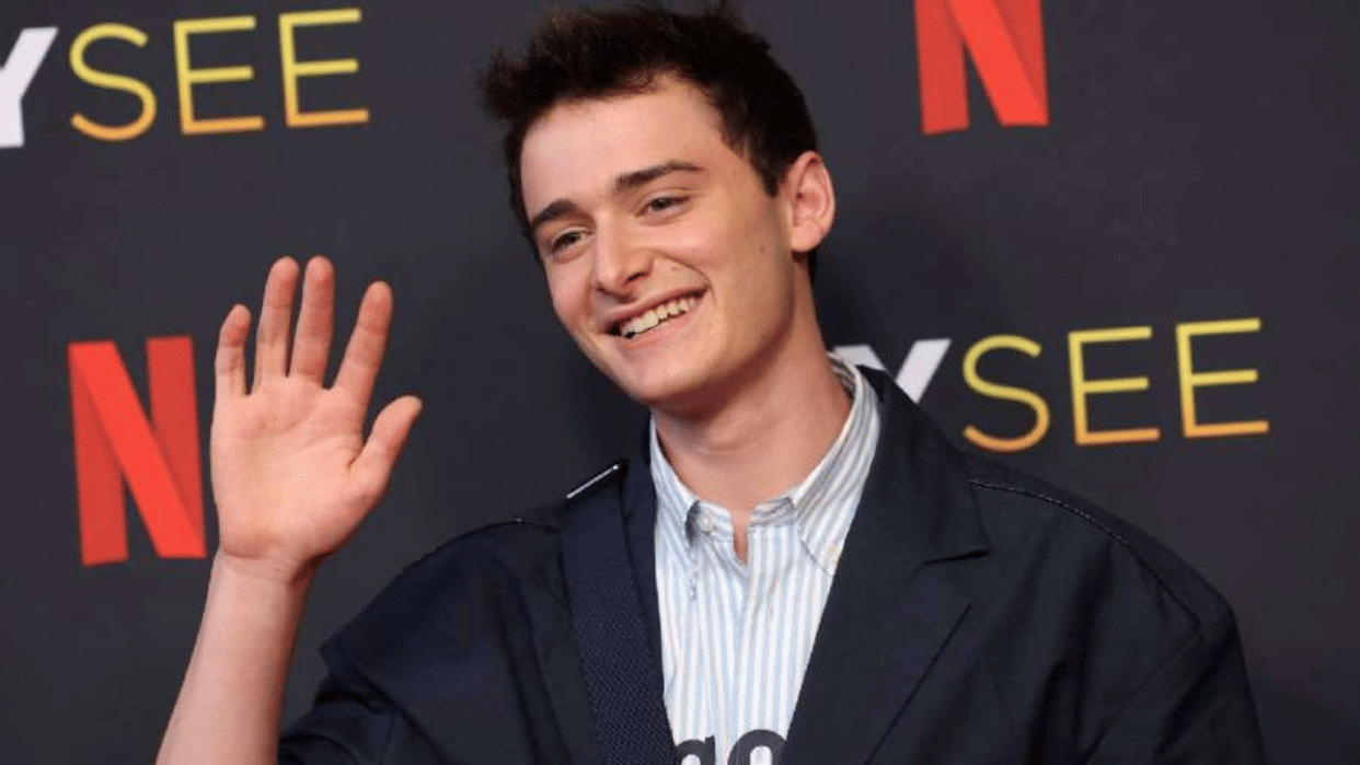 Noah Schnapp made a shocking disclosure on internet web series stranger things star said i am gay in real life