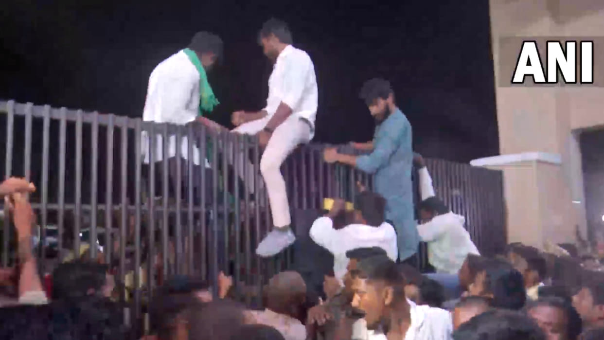 Telangana BJP president Bandi Sanjay detained by Police along with farmers