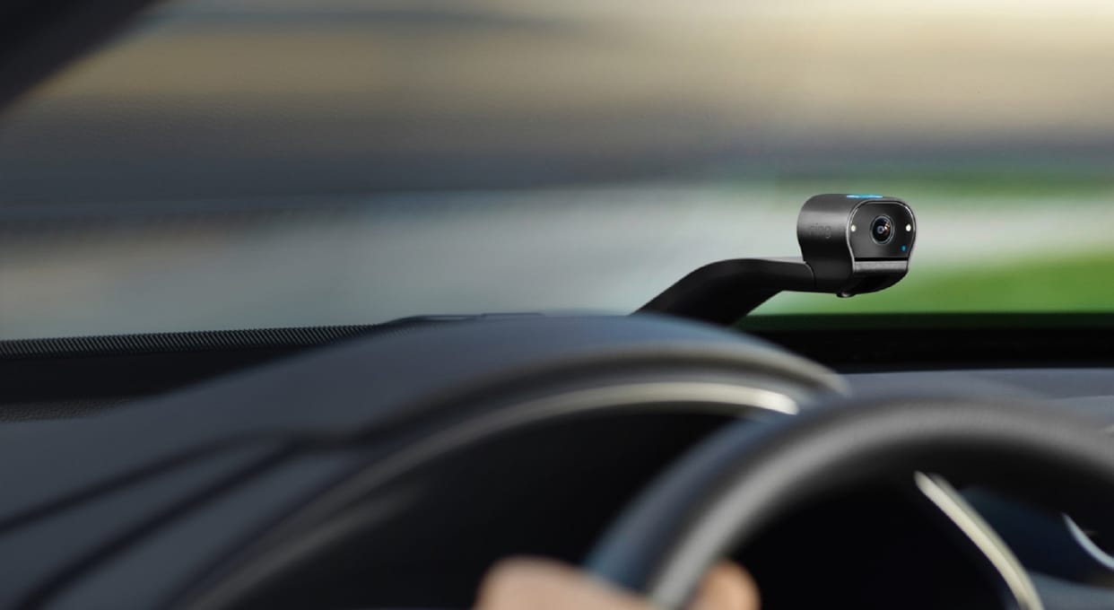 Amazon launches new dashboard camera dash cam for car amazon news in hindi