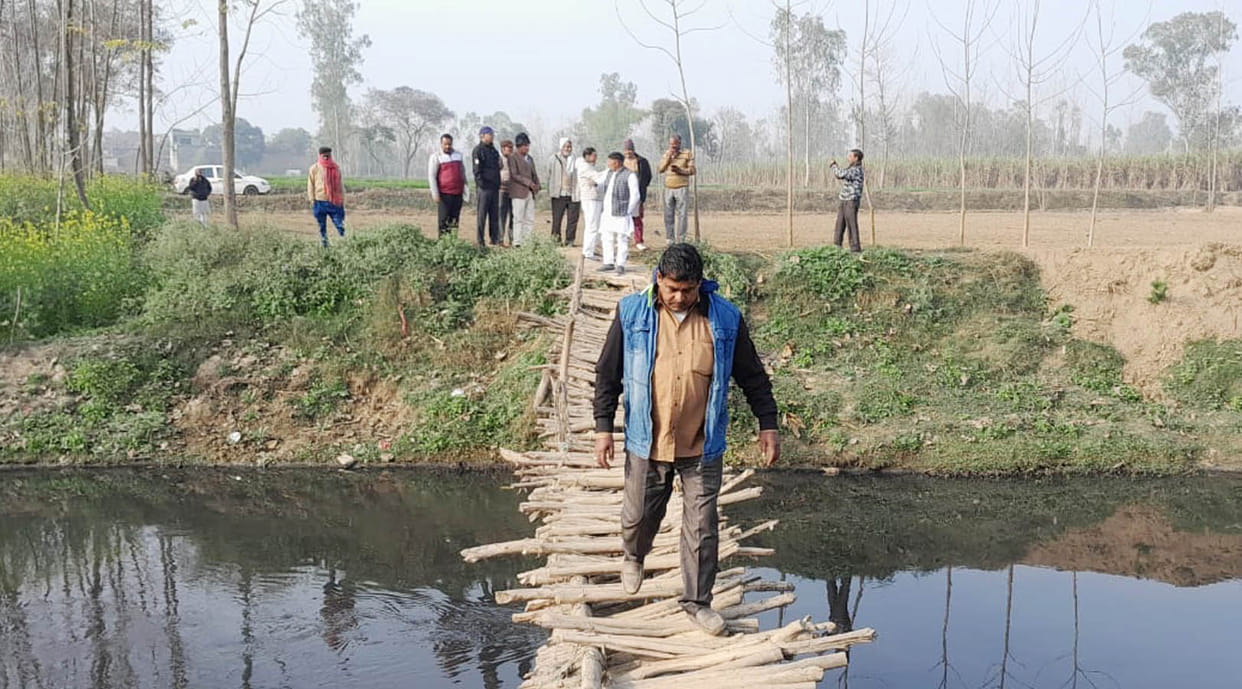 Officials inspected in Sikandarpur for bridge construction