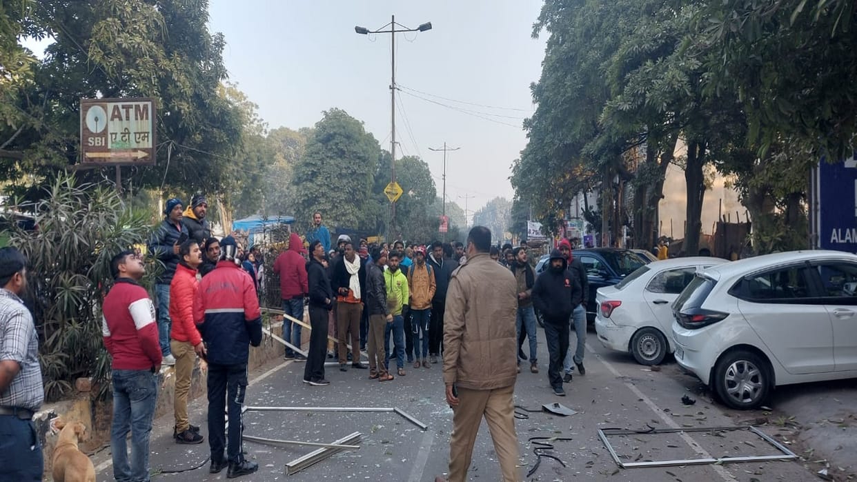 LPG cylinder catches fire at Imperio Grand Hotel in Lucknow many injured