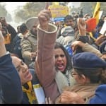 संदीप सिंह के विरोध में प्रदर्शन करते आप कार्यकर्ता।