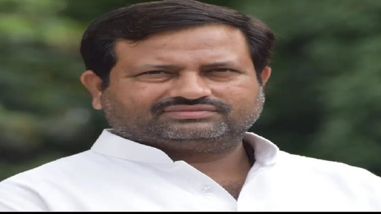 सपा के पूर्व ब्लॉक प्रमुख दुर्गेश यादव