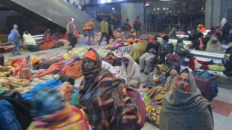 शीतलहर की चपेट में वाराणसी