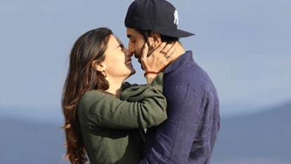 Alia bhatt gets troll for kissing ranbir kapoor while interacting with paparazzi users said its overacting
